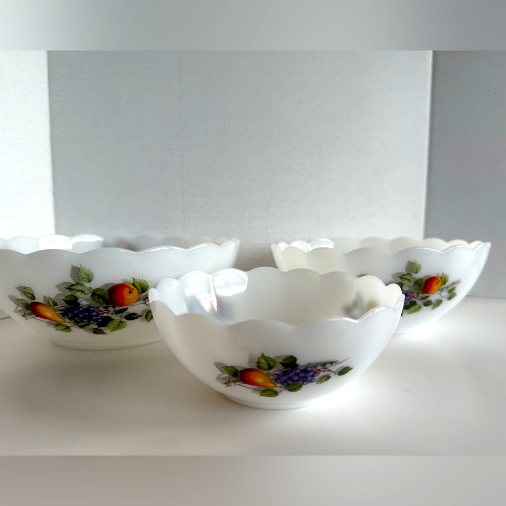 Vintage Arcopal "Fruits de France" Milk Glass Nesting Bowls Scalloped Edges